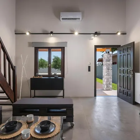 Eightyfour Living With Private Pool Villa *
