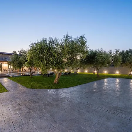Eightyfour Living With Private Pool Villa La Canea