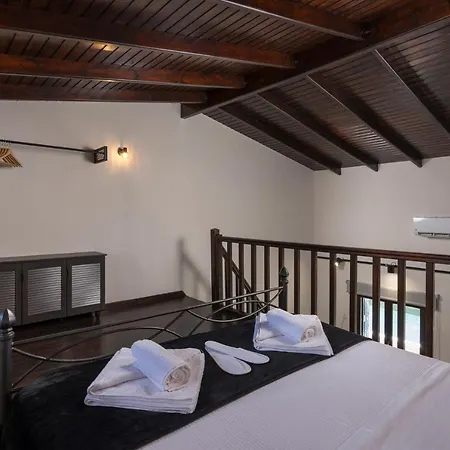 Eightyfour Living With Private Pool * La Canea