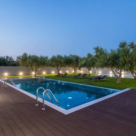Eightyfour Living With Private Pool * La Canea