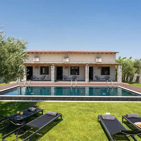 Eightyfour Living With Private Pool La Canea